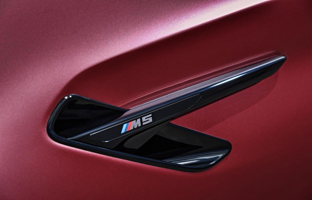 Imagine nouă cu viitorul BMW M5: va avea grilă dublă iluminată - Poza 1