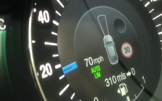 Toate mașinile noi vândute în Uniunea Europeană, dotate cu un sistem de avertizare pentru depășirea vitezei, din 7 iulie