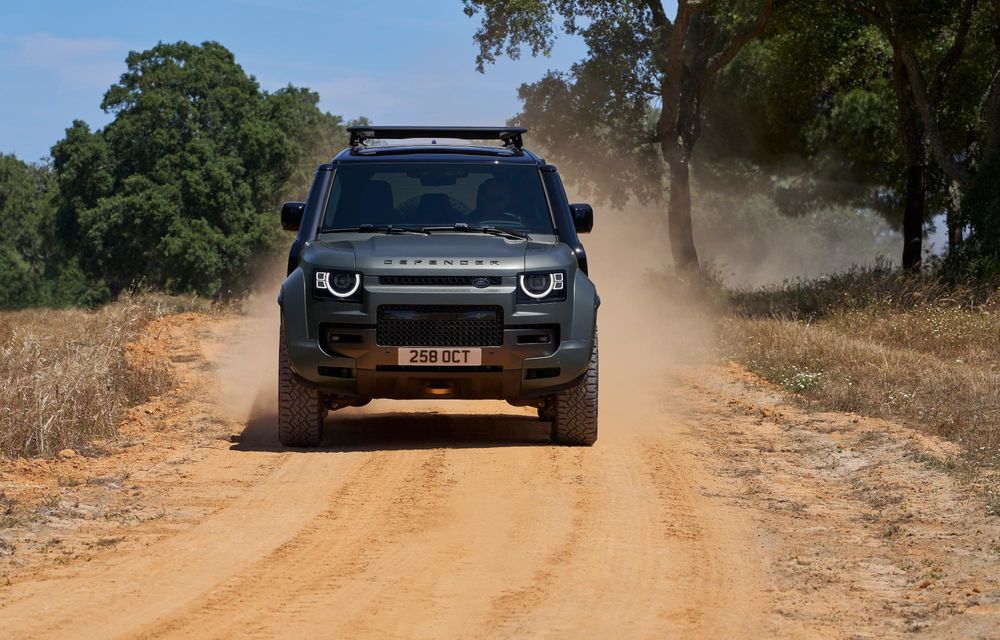 Acesta este noul Land Rover Defender OCTA: cel mai puternic Defender din istorie are 635 CP - Poza 7