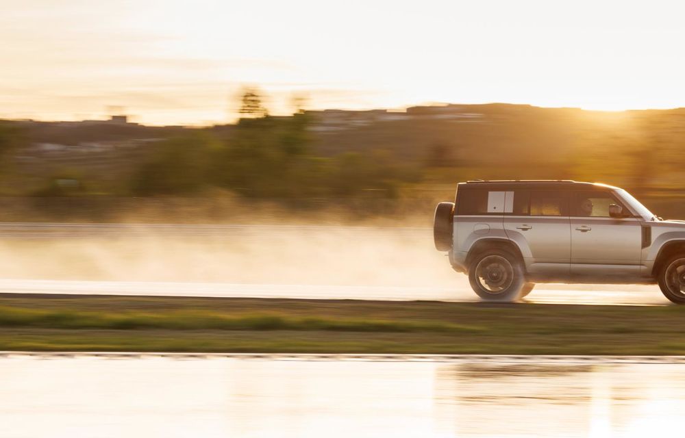 Acesta este noul Land Rover Defender OCTA: cel mai puternic Defender din istorie are 635 CP - Poza 30