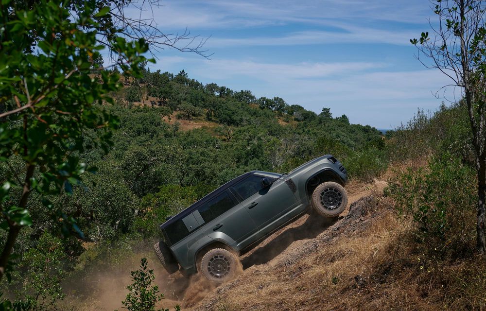 Acesta este noul Land Rover Defender OCTA: cel mai puternic Defender din istorie are 635 CP - Poza 42