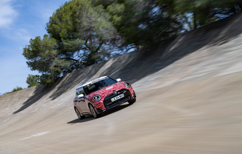 Imagini cu primul Mini John Cooper Works electric. Prototipul debutează la Goodwood - Poza 3