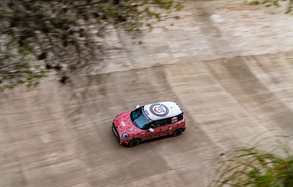 Imagini cu primul Mini John Cooper Works electric. Prototipul debutează la Goodwood - Poza 4