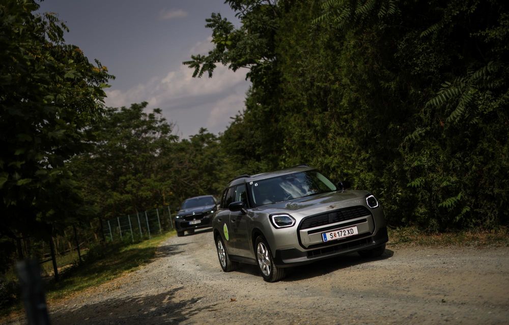 REPORTAJ: Din dragoste pentru animale, alături de noile Mini Cooper și Countryman - Poza 15