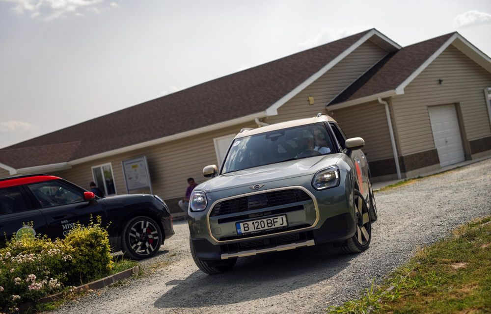 REPORTAJ: Din dragoste pentru animale, alături de noile Mini Cooper și Countryman - Poza 26