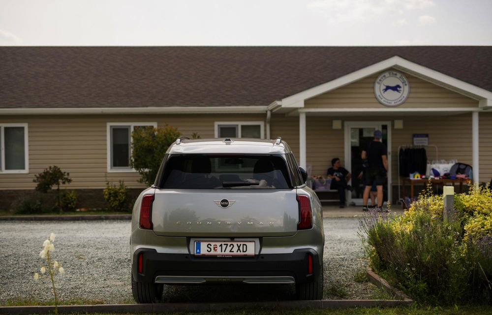 REPORTAJ: Din dragoste pentru animale, alături de noile Mini Cooper și Countryman - Poza 27