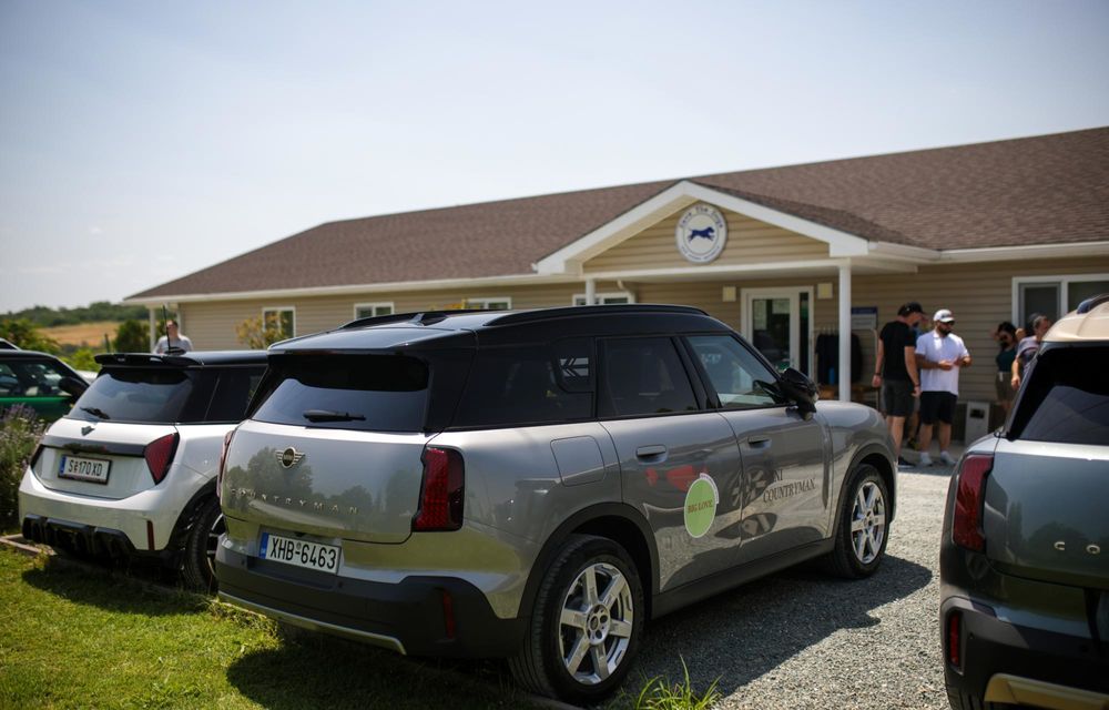 REPORTAJ: Din dragoste pentru animale, alături de noile Mini Cooper și Countryman - Poza 29