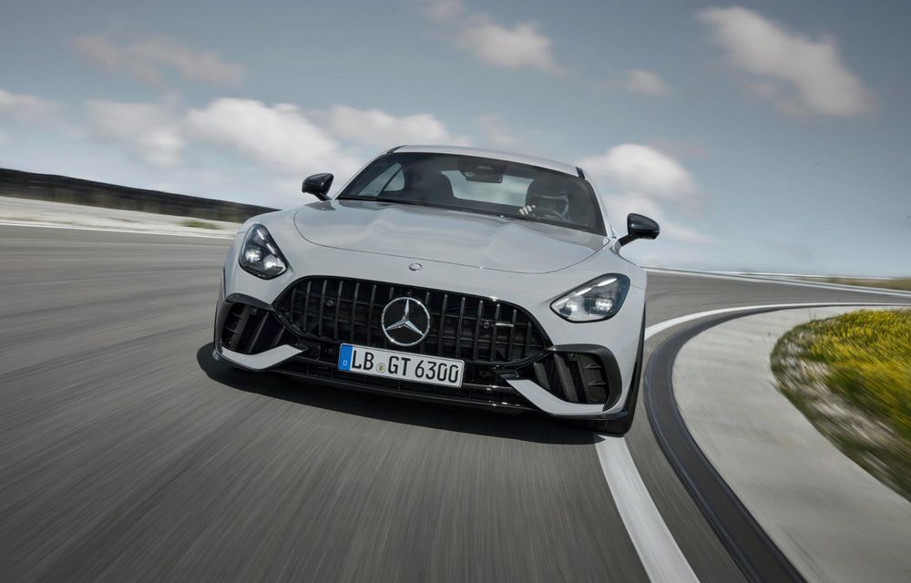 Mercedes-AMG GT primește o nouă versiune: motorul V8 dezvoltă 611 CP - Poza 2