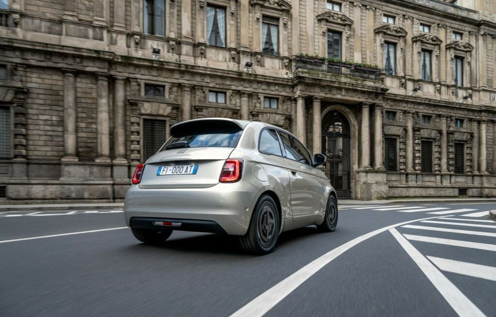 Ediție specială Giorgio Armani pentru Fiat 500e. Disponibilă în Europa - Poza 9