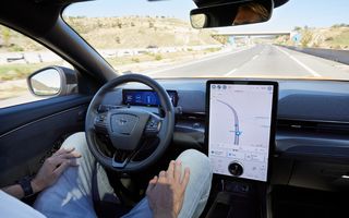 Sistemul de conducere semi-autonomă Ford BlueCruise, disponibil și pentru clienții din România