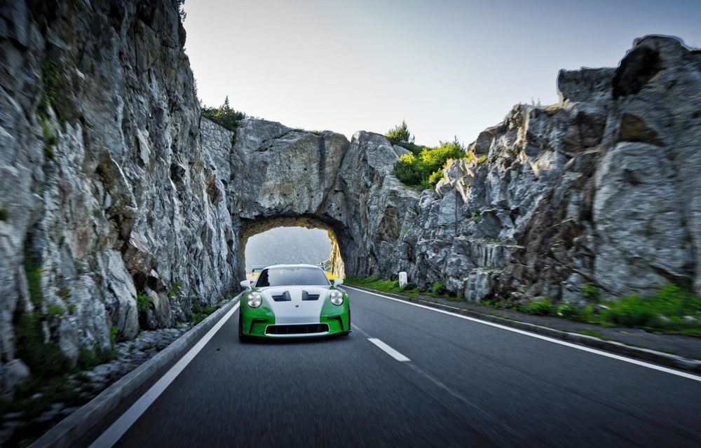 Porsche: exemplar unicat 911 GT3 RS, un omagiu adus lui Jo Siffert, pilot de curse în anii ’60 și ’70 - Poza 8