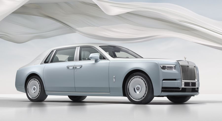 Rolls-Royce, un nou model, cu interior dezvoltat în doi ani și jumătate