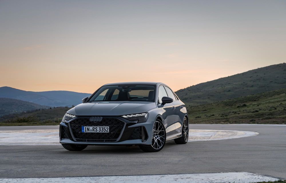 Audi prezintă noul RS 3 facelift: este deja cea mai rapidă compactă de pe Nurburgring - Poza 33