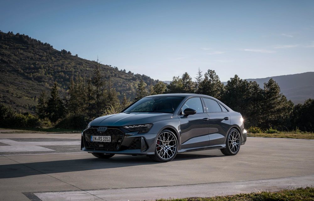 Audi prezintă noul RS 3 facelift: este deja cea mai rapidă compactă de pe Nurburgring - Poza 35