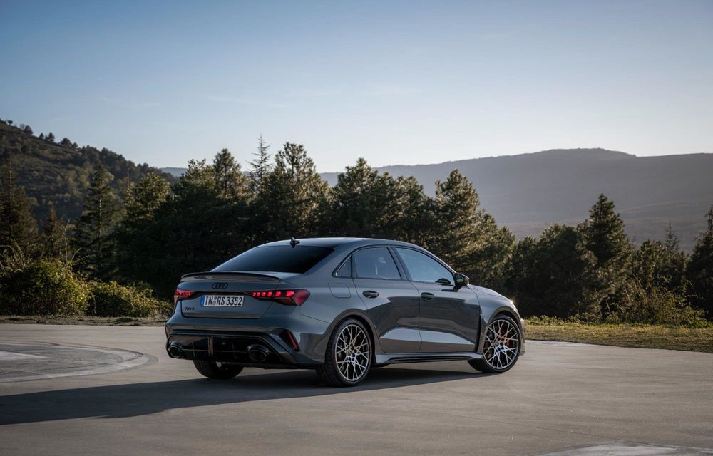 Audi prezintă noul RS 3 facelift: este deja cea mai rapidă compactă de pe Nurburgring - Poza 37