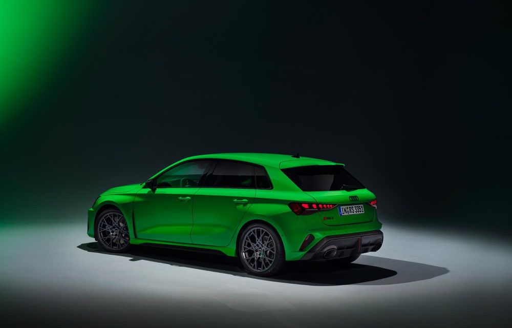 Audi prezintă noul RS 3 facelift: este deja cea mai rapidă compactă de pe Nurburgring - Poza 13