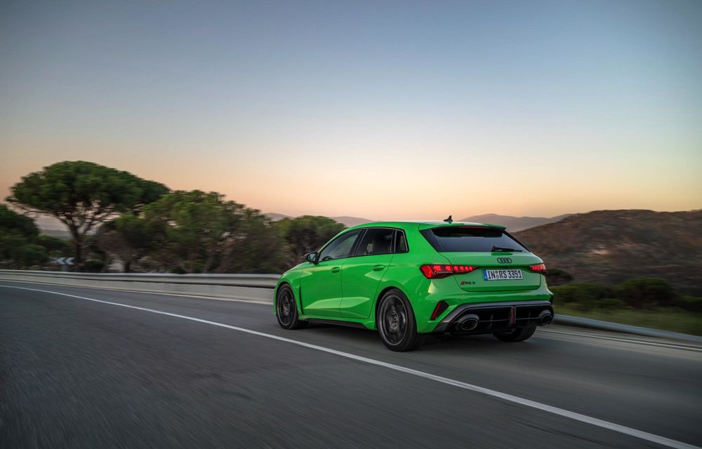 Audi prezintă noul RS 3 facelift: este deja cea mai rapidă compactă de pe Nurburgring - Poza 12