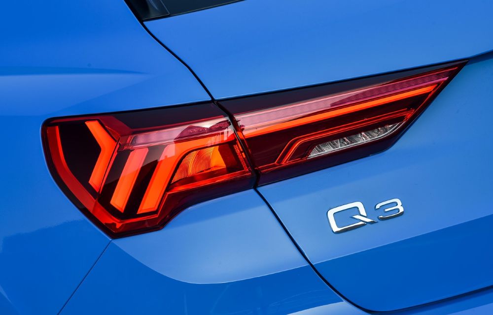 FOTOSPION: Imagini cu noul Audi Q3, surprins fără camuflaj. Lansare în 2025 - Poza 1