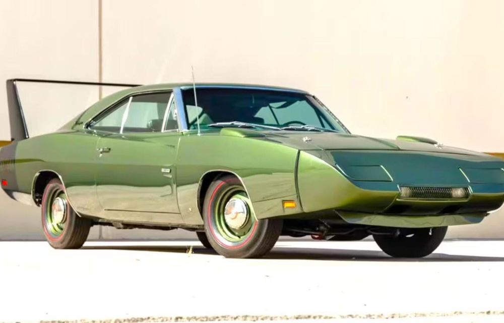 Un Dodge Daytona Hemi s-a vândut la licitație cu un preț record de 3.3 milioane de dolari - Poza 1