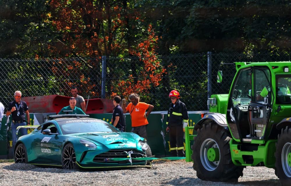 Safety Car-ul Formulei 1, implicat într-un accident bizar la Monza. Pilotul a scăpat fără răni - Poza 2