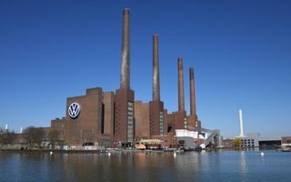 Volkswagen ia în considerare închiderea fabricilor din Germania pentru a reduce costurile