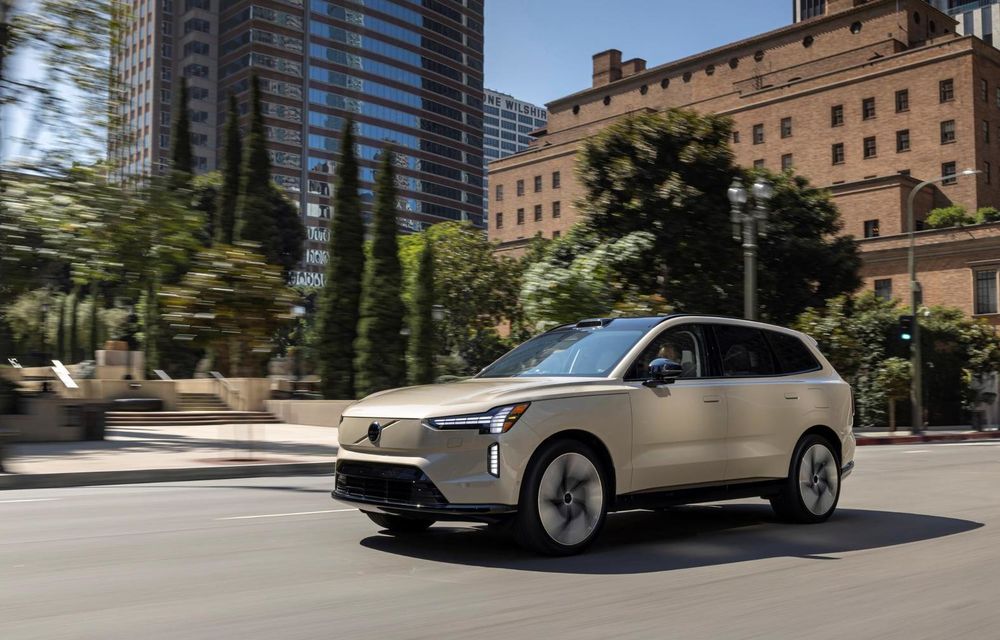 Volvo dă startul livrărilor noului SUV electric EX90 - Poza 1