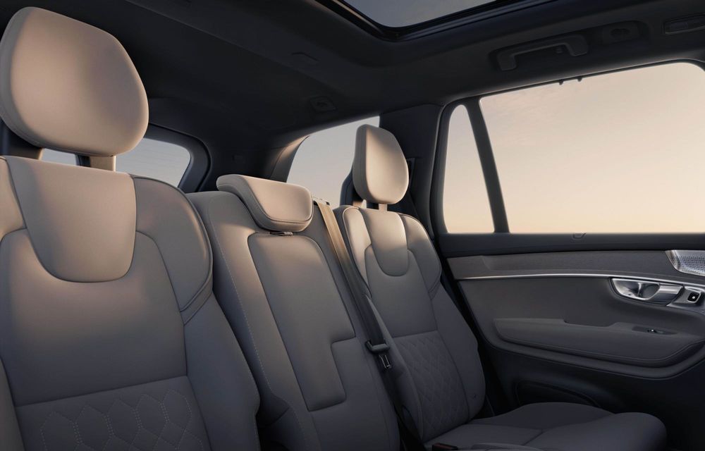 Volvo prezintă noul XC90 facelift: grilă revizuită și interior mai practic - Poza 24