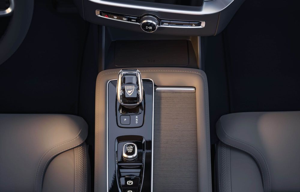 Volvo prezintă noul XC90 facelift: grilă revizuită și interior mai practic - Poza 25