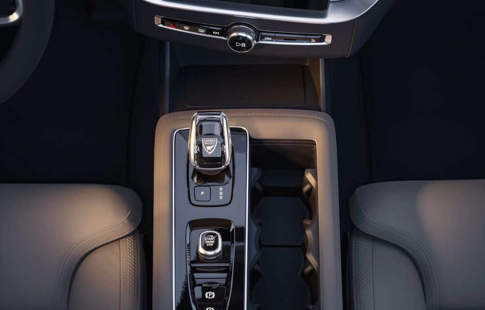 Volvo prezintă noul XC90 facelift: grilă revizuită și interior mai practic - Poza 27