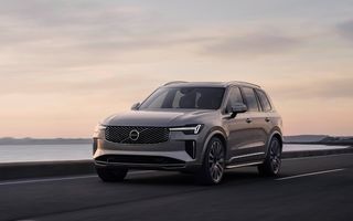 Volvo prezintă noul XC90 facelift: grilă revizuită și interior mai practic