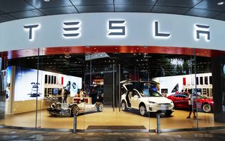 Tesla va deschide un nou showroom în București. Va fi cel mai mare showroom din Europa de Est