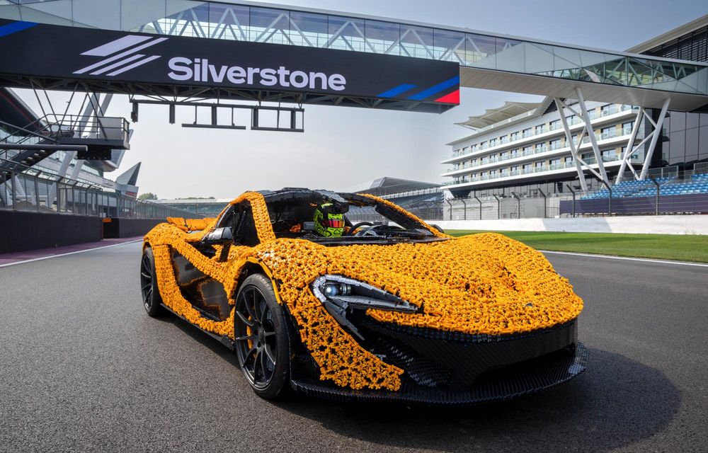 VIDEO: Lando Norris, la volanul unui McLaren P1 construit din Lego - Poza 2