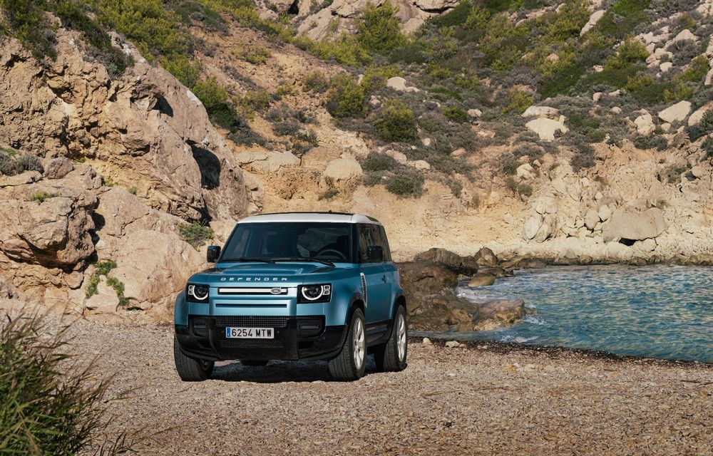 Land Rover lansează o ediție specială nouă pentru Defender, inspirată de atmosfera insulei Ibiza - Poza 2