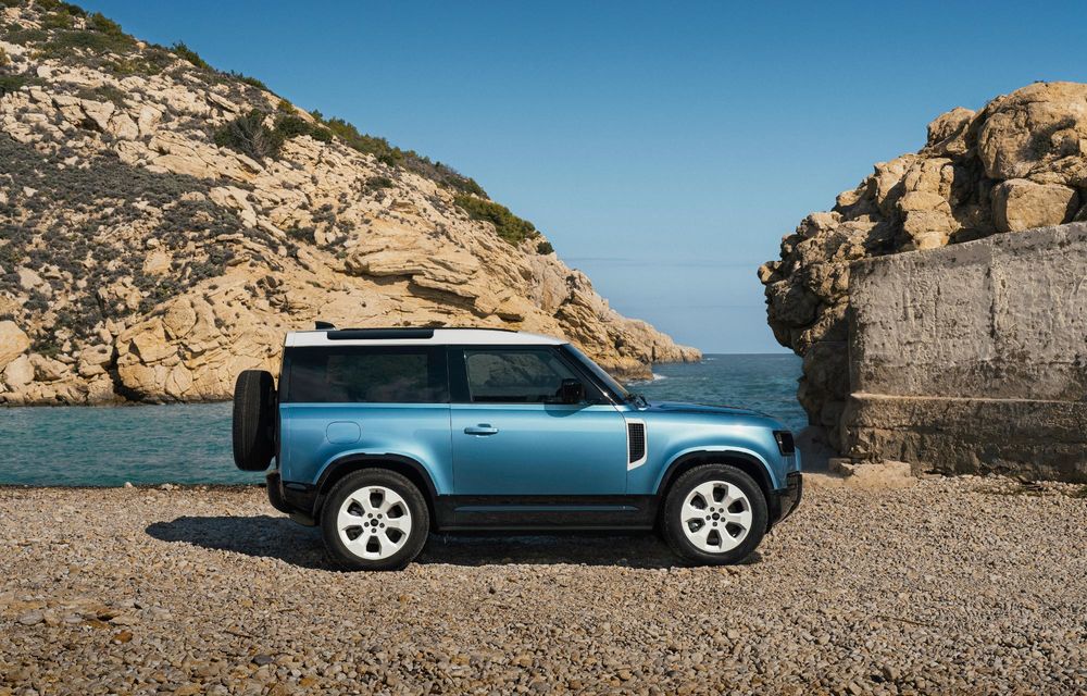 Land Rover lansează o ediție specială nouă pentru Defender, inspirată de atmosfera insulei Ibiza - Poza 4