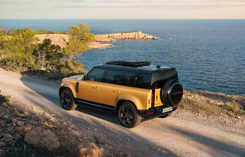 Land Rover lansează o ediție specială nouă pentru Defender, inspirată de atmosfera insulei Ibiza - Poza 5