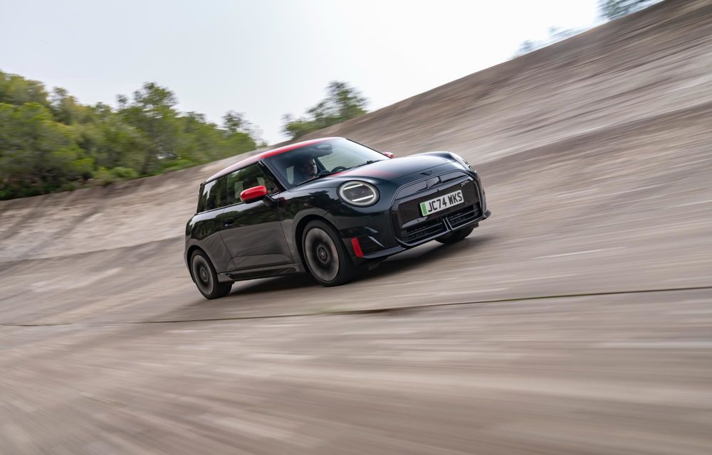 Noul Mini John Cooper Works electric: autonomie de 371 km - Poza 10