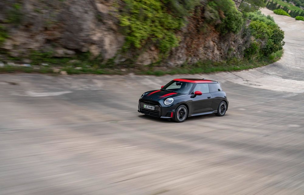 Noul Mini John Cooper Works electric: autonomie de 371 km - Poza 12