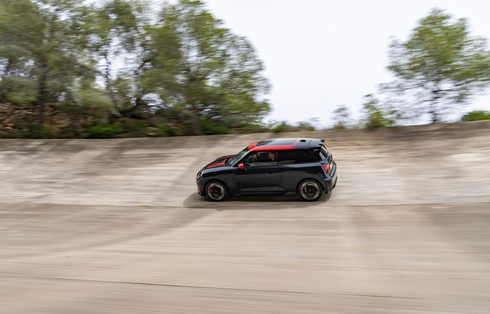 Noul Mini John Cooper Works electric: autonomie de 371 km - Poza 21