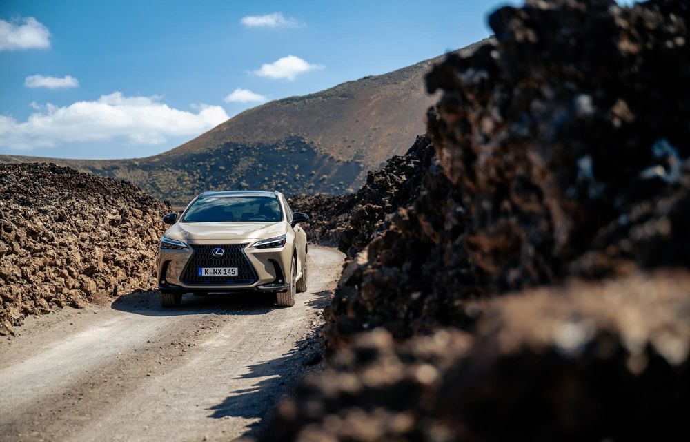 Noul Lexus NX Overtrail: versiune de teren cu suspensie înălțată - Poza 26