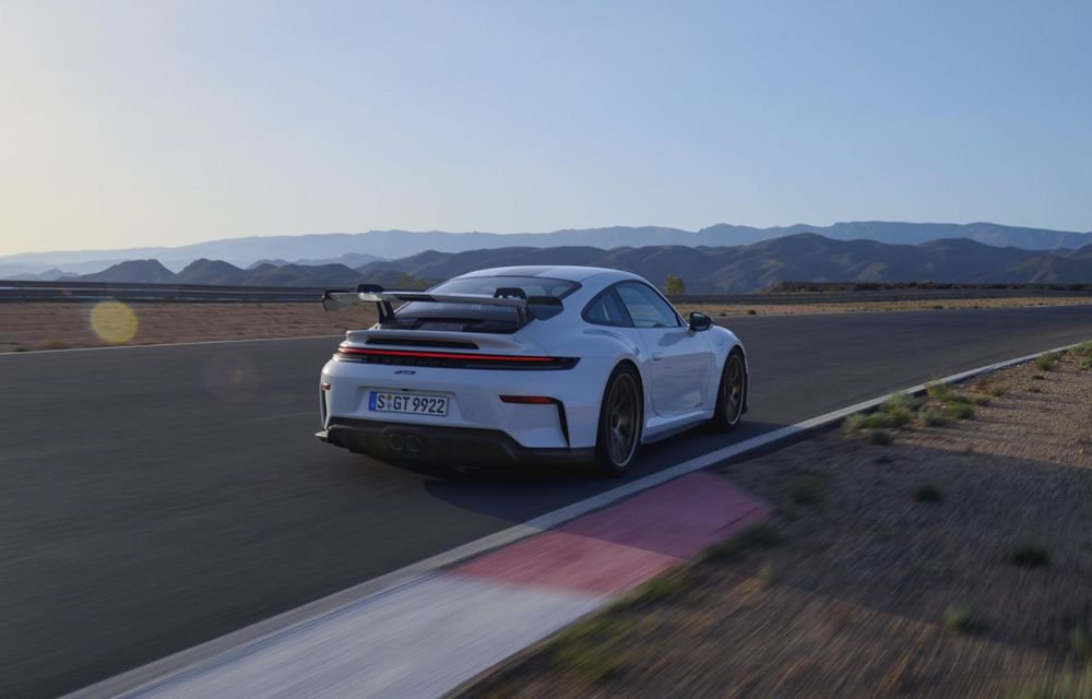 Noul Porsche 911 GT3 facelift: disponibil și în versiunea Touring Package - Poza 16