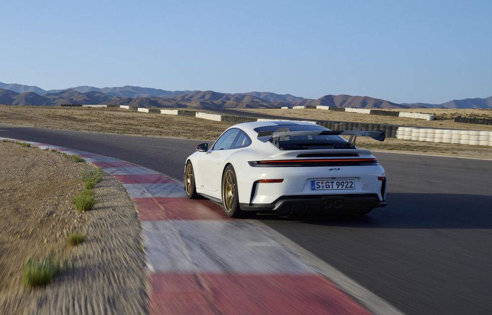 Noul Porsche 911 GT3 facelift: disponibil și în versiunea Touring Package - Poza 17