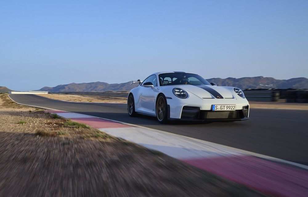 Noul Porsche 911 GT3 facelift: disponibil și în versiunea Touring Package - Poza 3