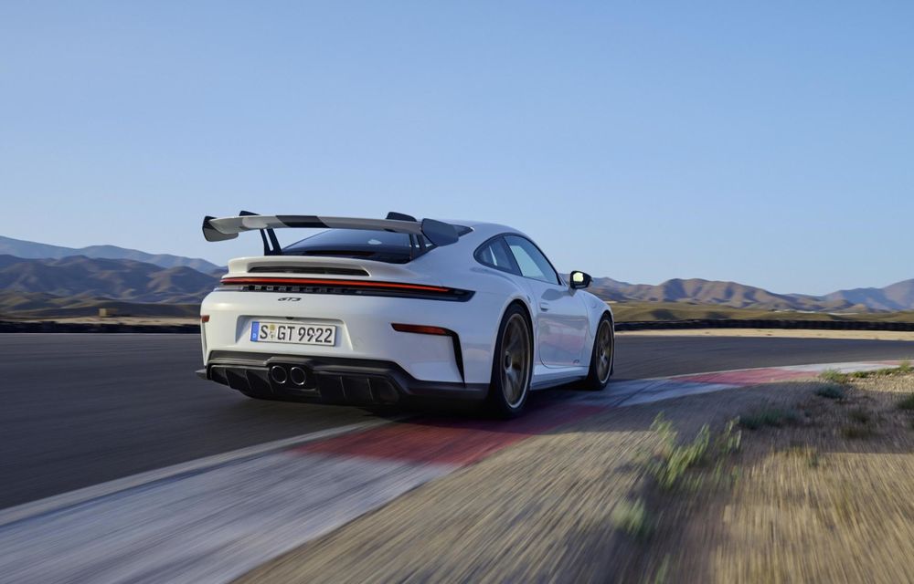 Noul Porsche 911 GT3 facelift: disponibil și în versiunea Touring Package - Poza 19