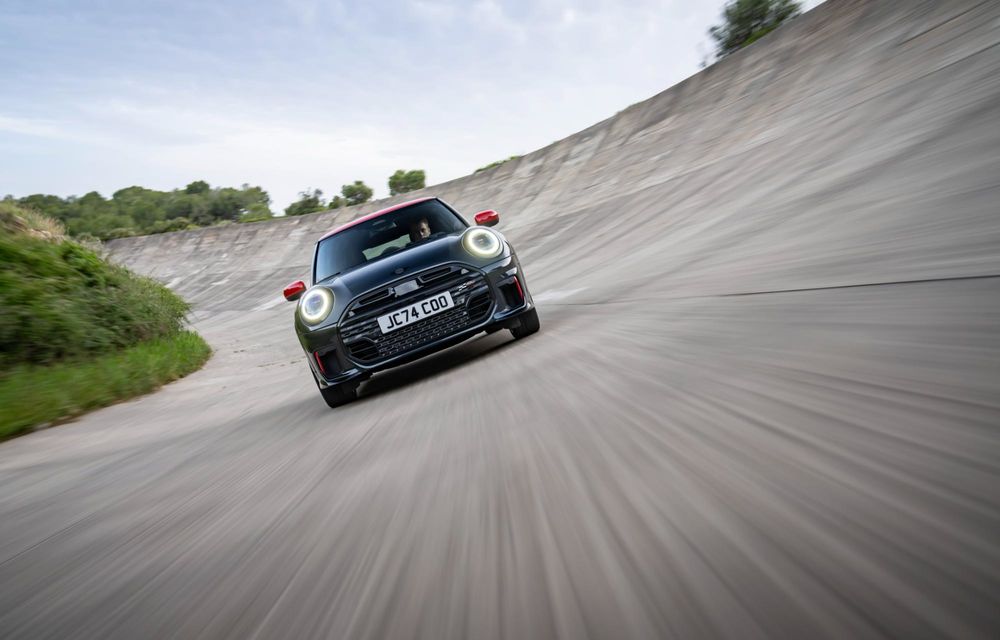 Noul Mini John Cooper Works cu motor pe benzină: dispare cutia manuală - Poza 9