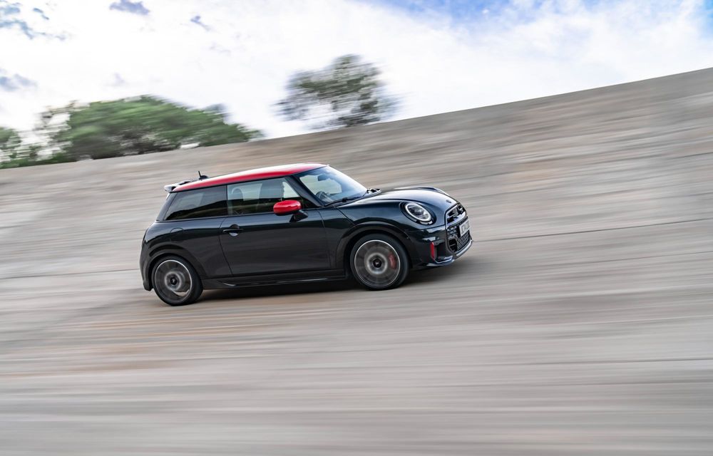 Noul Mini John Cooper Works cu motor pe benzină: dispare cutia manuală - Poza 12