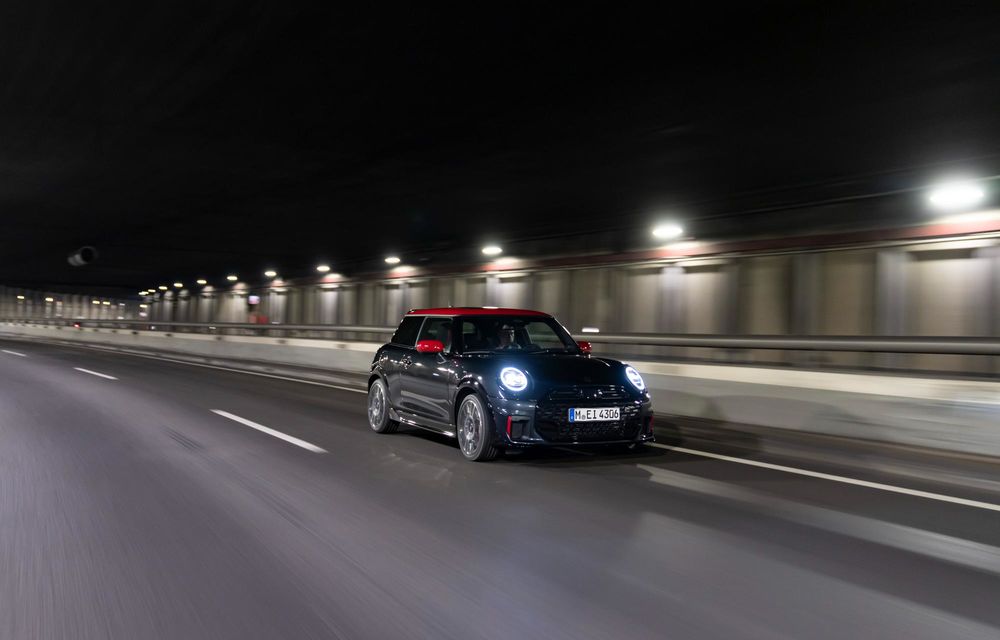 Noul Mini John Cooper Works cu motor pe benzină: dispare cutia manuală - Poza 27