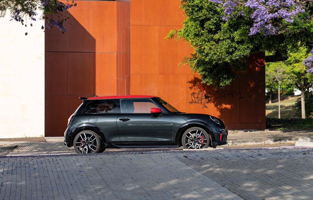 Noul Mini John Cooper Works cu motor pe benzină: dispare cutia manuală - Poza 34