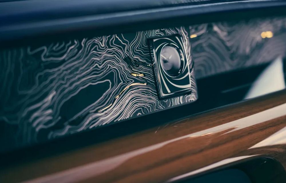 Mașinile lui James Bond: Rolls-Royce a dezvăluit un model unicat Phantom pentru a marca 60 de ani de la filmul Goldfinger - Poza 12