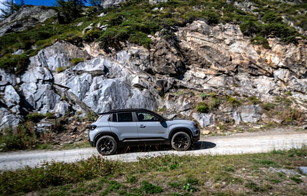 Jeep: ediție specială nouă pentru Avenger, dezvoltată în colaborare cu The North Face - Poza 40