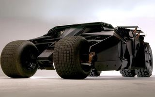 Warner Bros vinde 10 vehicule Batman Tumbler, inspirate din trilogia Cavalerul Negru